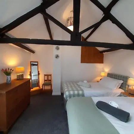 Vavasour At The Red House Estate *