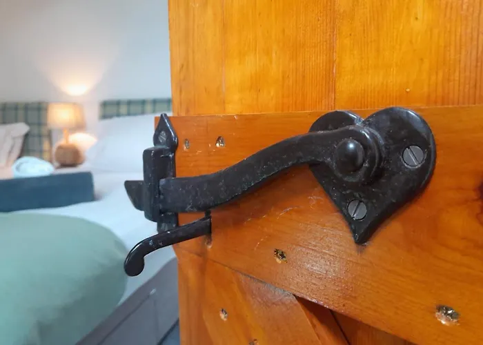 Vavasour At The Red House Estate *