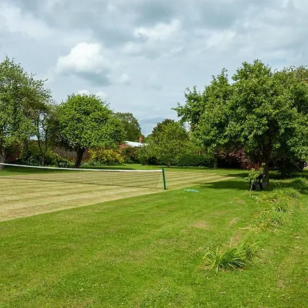 Holiday home Vavasour At The Red House Estate *