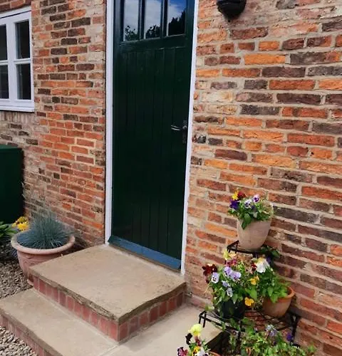 Vavasour At The Red House Estate